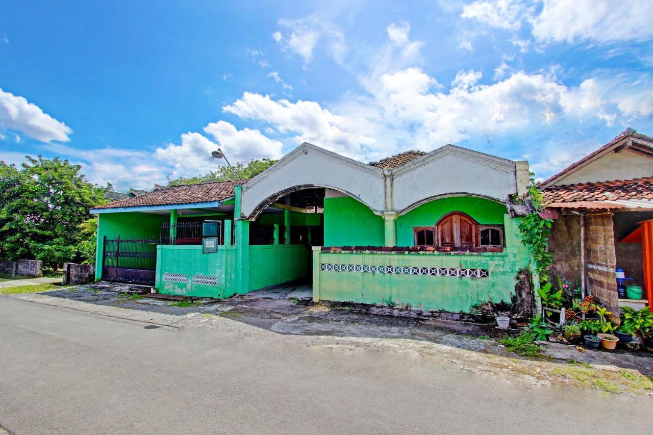Spot On 91764 Griya Amarta Syariah Hotel 2*